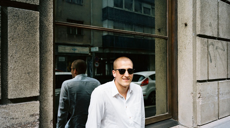 Fotograf Jošt Franko išče ljudi, o katerih nihče ne poroča (foto: Marko Vrbič)