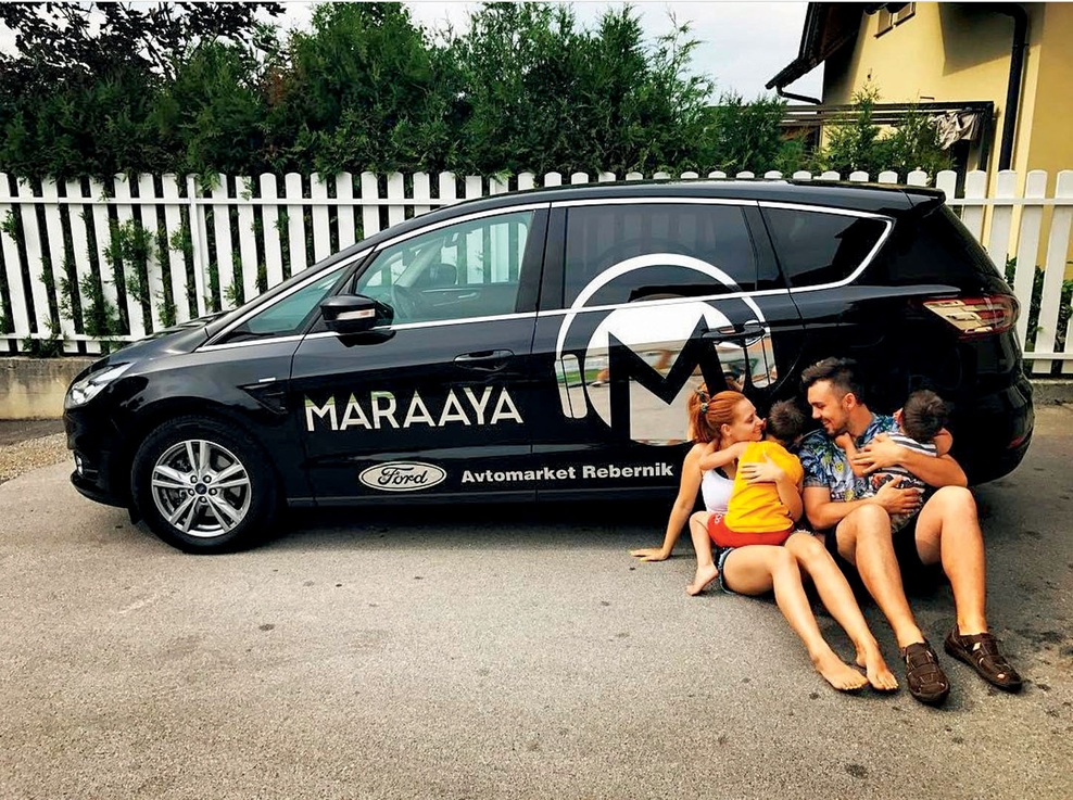 Jan Plestenjak: Jan naj bi sicer imel kar nekaj avtomobilov, a ko smo se nazadnje z njim srečali na intervjuju, nam je priznal, da je temni terenec znamke Mercedes Benz eden izmed njegovih ljubših prevoznih sredstev, nazadnje pa si je omislil tudi novi BMW serije 7, s personaliziranim napisom 102.