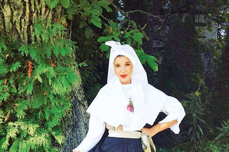 Ariana Hodžić: Očarala v istrski šavrinski opravi (foto: osebni arhiv)