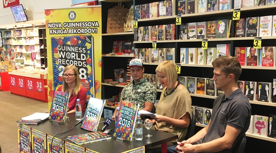 Guinnessova knjiga rekordov 2018 slavi Supermana, Čudežno žensko in Iron Mana! (foto: felix.si, Učila)