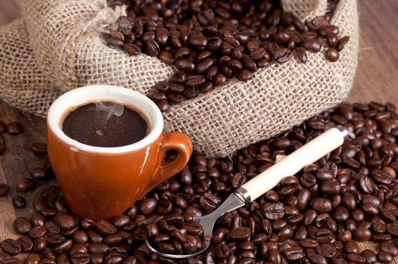 Je kava v resnici najbolj zdrav napitek, ki si ga lahko privoščite? (foto: Profimedia)
