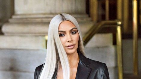 Kim Kardashian: Presenetila z novim videzom