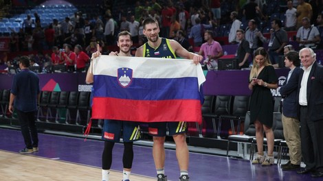 Rekord: Slovenija je najmanjša država s košarkarsko kolajno!