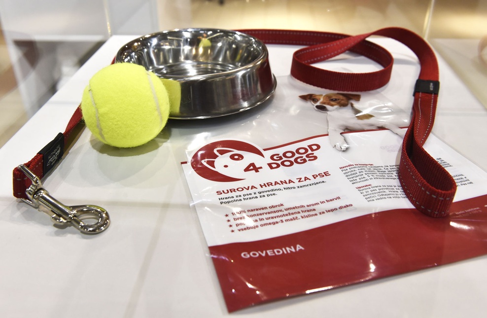 Good4Dogs je prva slovenska surova hrana za pse. Vsebuje vse potrebno za normalno rast in zdrav razvoj vašega psa.