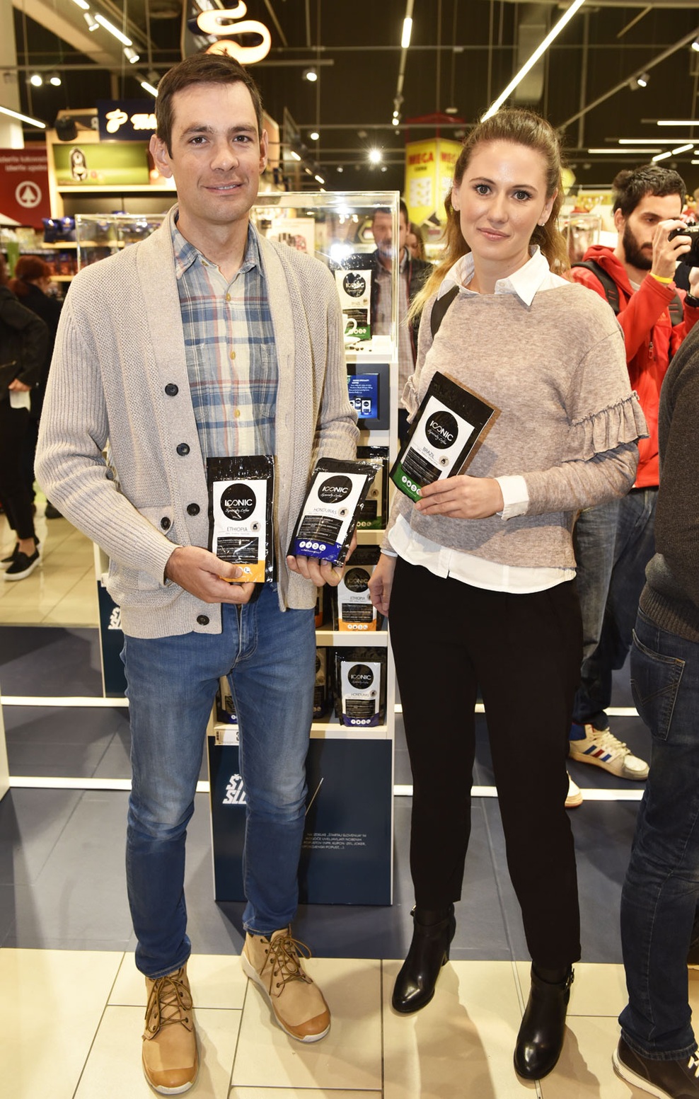 Pod blagovno znamko Iconis Specialty Coffe sta podpisana Valentina Radič in Gregor Gazvoda.