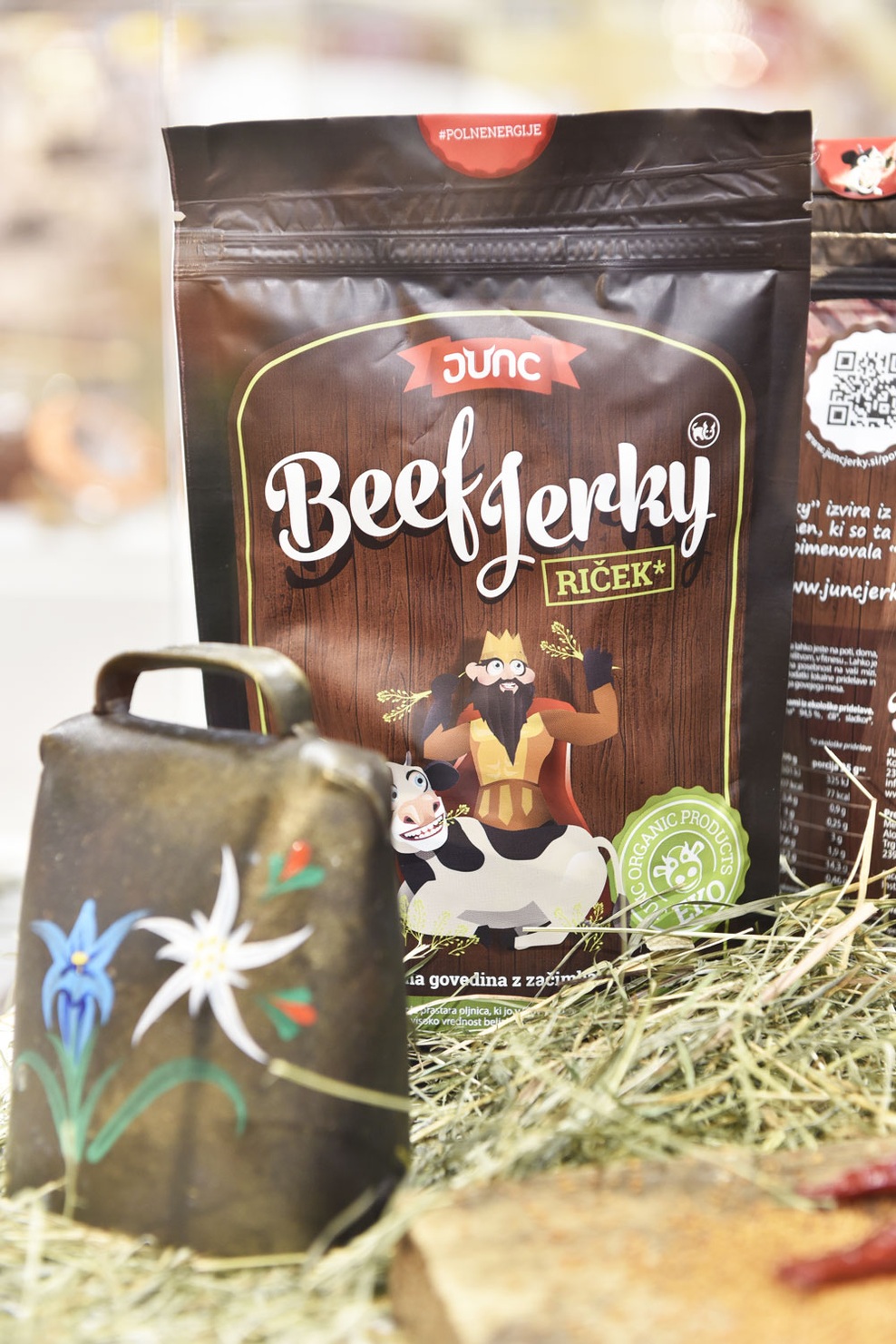 Junc Beef Jerky je prvi slovenski bio energetski mesni prigrizek iz sušene govedine z začimbami. Pripravljen je iz najboljše eko govedine (govedina proste reje).