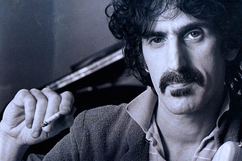 Frank Zappa na turneji kot hologram (foto: profimedia)