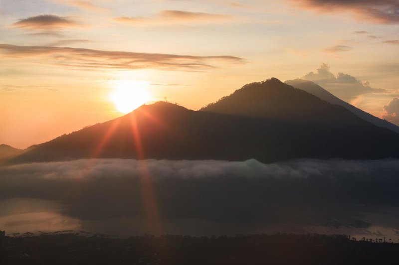 Bali: Prebuja se vulkan, MZZ svetuje previdnost (foto: profimedia)