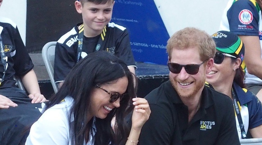 Princ Harry z dekletom Meghan Markle prvič skupaj v javnosti (foto: profimedia)