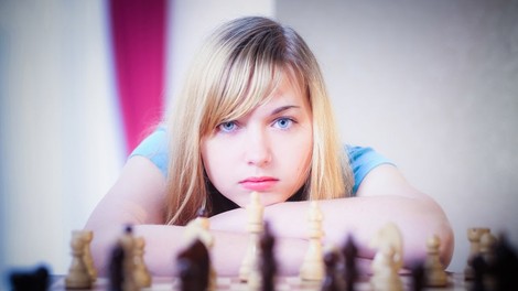 Laura Unuk - svetovna šahovska prvakinja