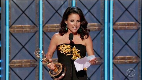 Julia Louis - Dreyfus: Zbolela za rakom na dojki