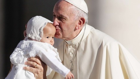 Papež Frančišek že s 40 milijoni sledilcev na Twitterju