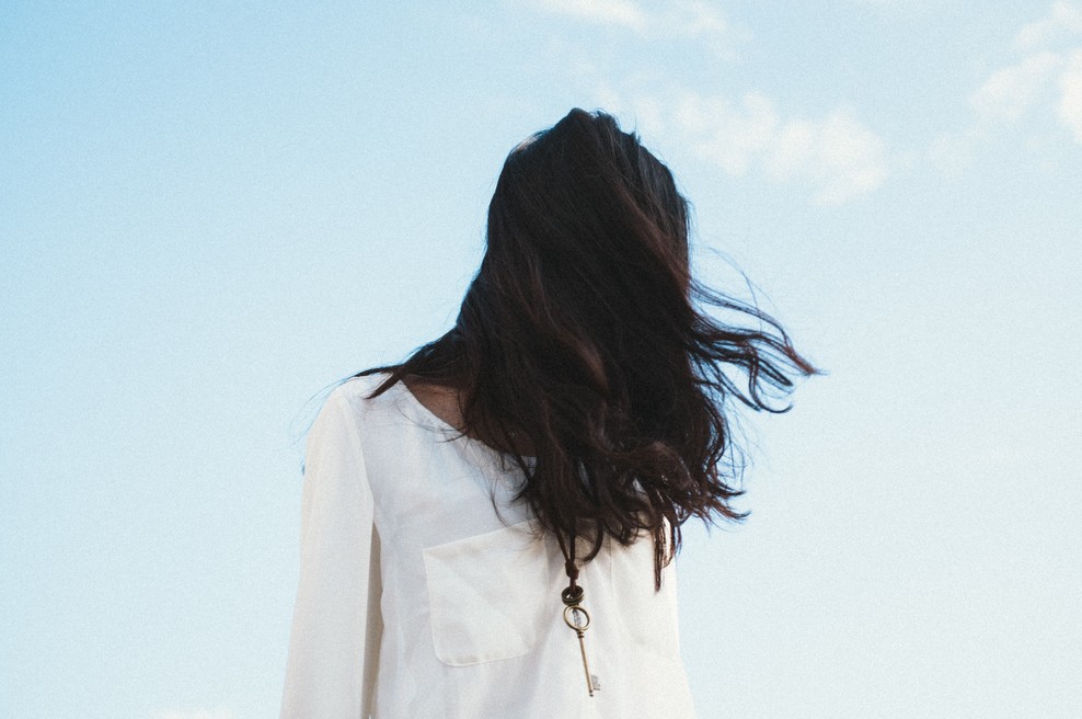 Brazilski šaman razkriva temno stran novodobne "mantre" o pozitivnem razmišljanju (foto: Photo by F on Unsplash)