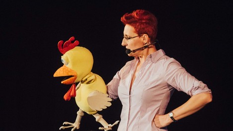 Komičarka Lucija Ćirović navdušila z monokomedijo za odrasle!
