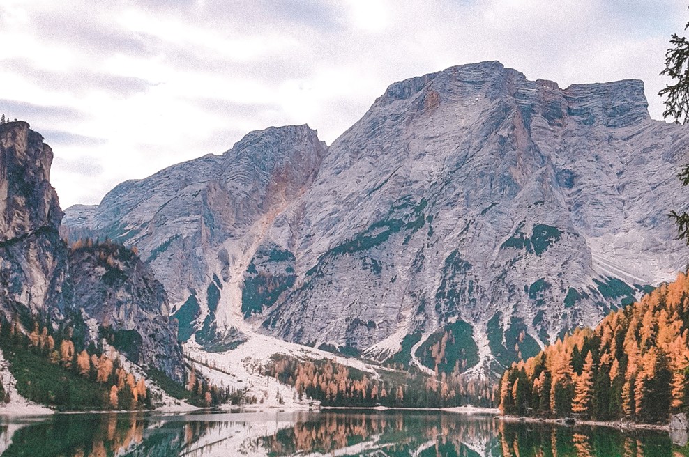 Jezero Braies - vabi na izlet, ki si ga morate privoščiti še to jesen (foto: Ana Abram)