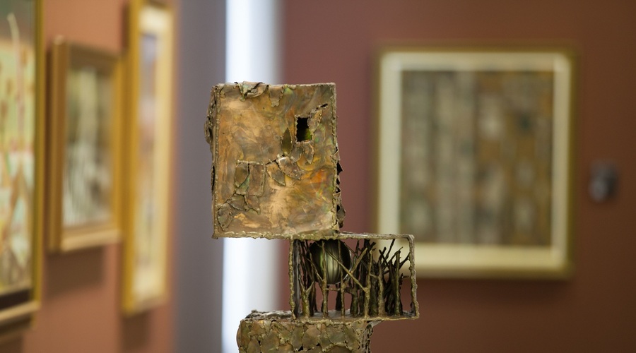 Galerija likovnih samorastnikov Trebnje se po 13 letih ponaša z novo stalno postavitvijo. (foto: Alenka Stražišar Lamovšek)