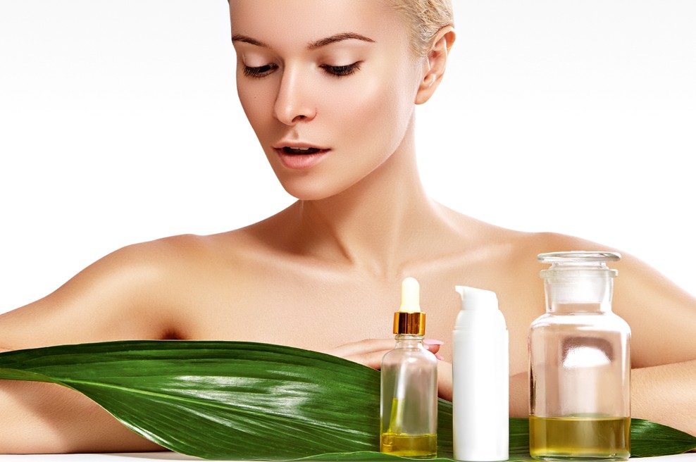 Lepotilna olja v vlogi lepotnih eliksirjev (foto: Shutterstock)
