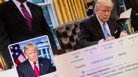 Pentagon objavil in hitro umaknil tvit s pozivom k odstopu Trumpa