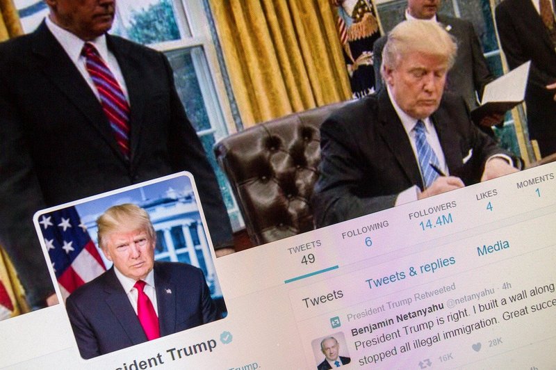 Pentagon objavil in hitro umaknil tvit s pozivom k odstopu Trumpa (foto: profimedia)