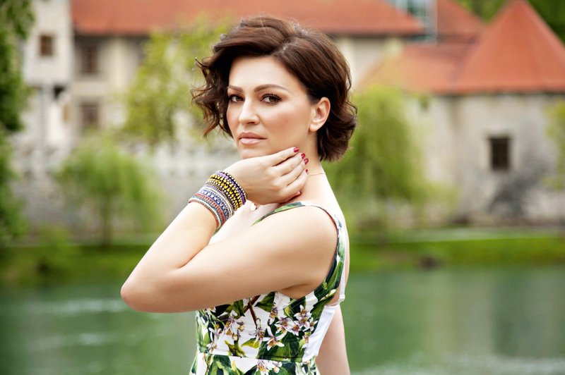 Nina Badrić z novo pesmijo in videzom fatalke (foto: Igor Zaplatil)