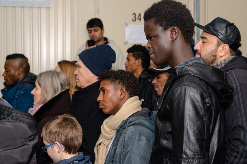 V Nemčiji denarne nagrade za migrante, ki se prostovoljno vrnejo domov (foto: profimedia)