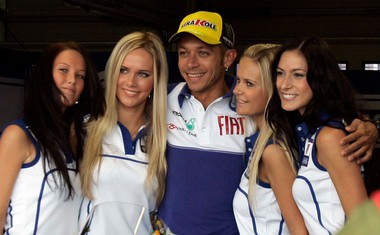 Tudi o tem, zakaj ima Valentino Rossi na spodnjem delu trebuha vtetovirano želvico!