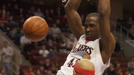 Nekdanjemu košarkarju lige NBA tatovi odnesli straniščno školjko