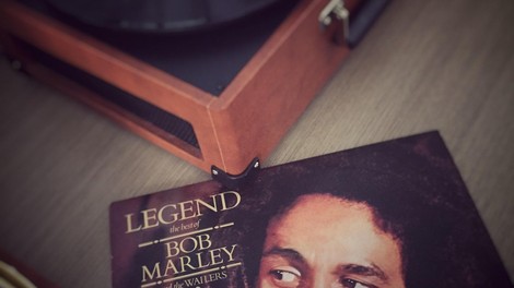 Album Legend Boba Marleyja rekordnih 500 tednov na ameriški lestvici