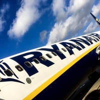 Ryanair zaradi takšne rigorozne odločitve na noge spravil številne, mnogi sploh ne vedo, če bodo še lahko leteli
