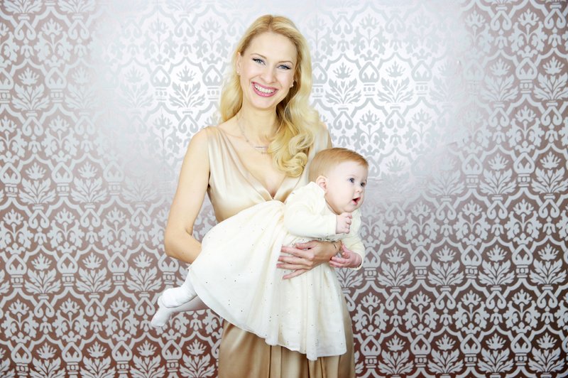 Maja Ferme nam je v VIDEU zaupala: "Materinstvo me je še dodatno osrečilo." (foto: Helena Kermelj)