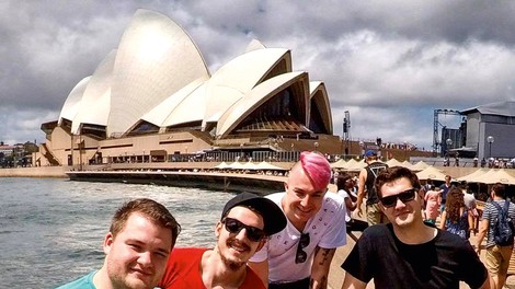 Poskočni muzikanti na turneji spoznavali Avstralijo