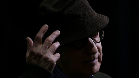 Govorice o tem, da je Woody Allen spolno zlorabil posvojenko, ponovno oživele!