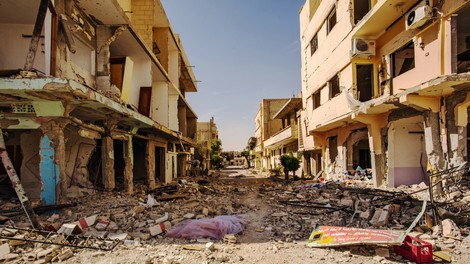 Razmere v Siriji: Rakete švigajo, življenje teče dalje