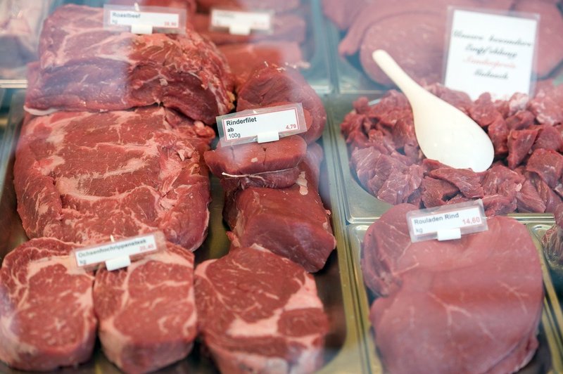 Kaj bi se zgodilo, če bi prečrtali zelenjavo in jedli izključno meso? (foto: profimedia)