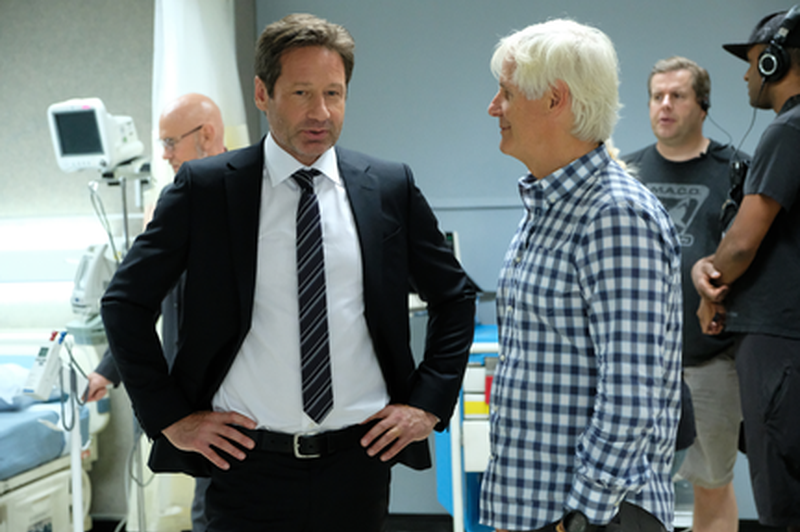 Mulder (Duchovny) in režiser Carter Chris (foto: Fox)