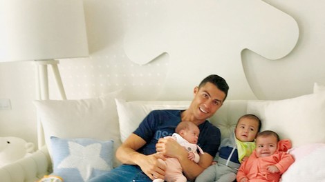 Cristiano Ronaldo si želi več otrok: Družina s sedmimi otroki je res popolna!
