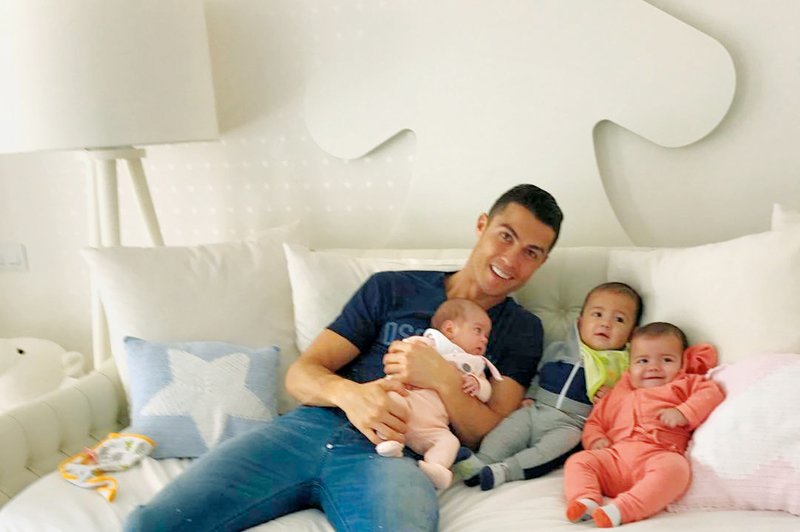 Cristiano Ronaldo si želi več otrok: Družina s sedmimi otroki je res popolna! (foto: Profimedia)