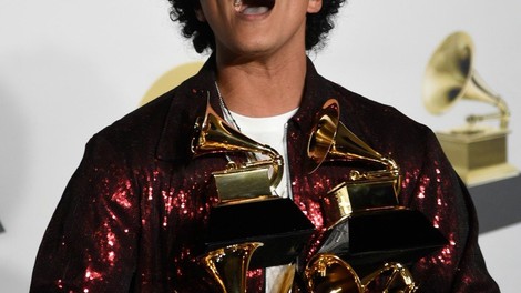 Bruno Mars z grammyji za album, ploščo in pesem leta