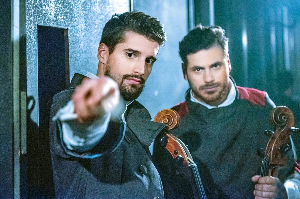 Dvojec 2Cellos v slogu Titanika! (foto: Menart records)