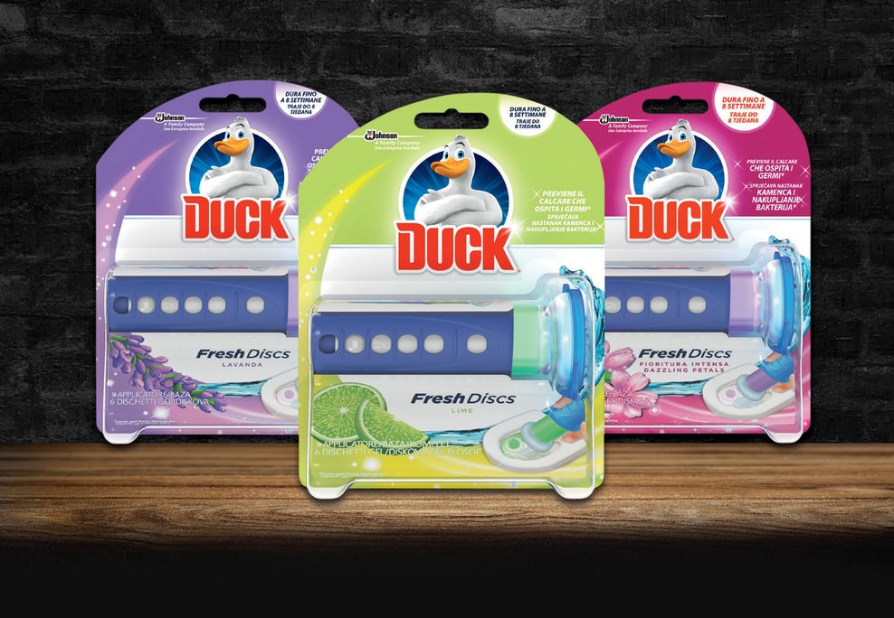 Zanimivo je sicer, da slovenski trg široke potrošnje vsako leto preplavi med 15 in 20 tisoč novih, izboljšanih ali spremenjenih izdelkov, a se po nekaterih podatkih iz prodaje v prvem letu umakne kar 80 % teh. To je le še eden od dokazov, da izdelki danes le s težavo prepričajo potrošnike, prav zato številna podjetja veliko svojega časa in truda namenjajo novostim in sledenju trendov. Z inovacijami in izboljšavami pa se z roko v roki sprehajajo tudi marketinški prijemi, ki vedno znova iščejo nove kreativne pristope k predajanju sporočila določenega podjetja. Letos je pečat prejelo 24 izdelkov v 24 kategorijah iz sektorja hitre potrošnje, ki zaobjema kategorije od hrane, pijače do izdelkov za osebno nego, gospodinjskih pripomočkov, izdelkov za gospodinjstvo ... Izdelke vam predstavljamo v nadaljevanju.