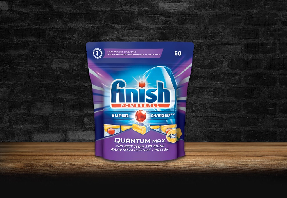 Zanimivo je sicer, da slovenski trg široke potrošnje vsako leto preplavi med 15 in 20 tisoč novih, izboljšanih ali spremenjenih izdelkov, a se po nekaterih podatkih iz prodaje v prvem letu umakne kar 80 % teh. To je le še eden od dokazov, da izdelki danes le s težavo prepričajo potrošnike, prav zato številna podjetja veliko svojega časa in truda namenjajo novostim in sledenju trendov. Z inovacijami in izboljšavami pa se z roko v roki sprehajajo tudi marketinški prijemi, ki vedno znova iščejo nove kreativne pristope k predajanju sporočila določenega podjetja. Letos je pečat prejelo 24 izdelkov v 24 kategorijah iz sektorja hitre potrošnje, ki zaobjema kategorije od hrane, pijače do izdelkov za osebno nego, gospodinjskih pripomočkov, izdelkov za gospodinjstvo ... Izdelke vam predstavljamo v nadaljevanju.