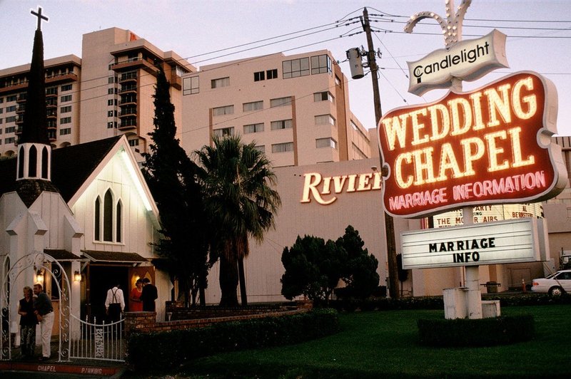 V Las Vegasu za valentinovo dovoljenje za poroko že na letališču (foto: profimedia)