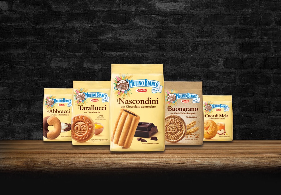 Zanimivo je sicer, da slovenski trg široke potrošnje vsako leto preplavi med 15 in 20 tisoč novih, izboljšanih ali spremenjenih izdelkov, a se po nekaterih podatkih iz prodaje v prvem letu umakne kar 80 % teh. To je le še eden od dokazov, da izdelki danes le s težavo prepričajo potrošnike, prav zato številna podjetja veliko svojega časa in truda namenjajo novostim in sledenju trendov. Z inovacijami in izboljšavami pa se z roko v roki sprehajajo tudi marketinški prijemi, ki vedno znova iščejo nove kreativne pristope k predajanju sporočila določenega podjetja. Letos je pečat prejelo 24 izdelkov v 24 kategorijah iz sektorja hitre potrošnje, ki zaobjema kategorije od hrane, pijače do izdelkov za osebno nego, gospodinjskih pripomočkov, izdelkov za gospodinjstvo ... Izdelke vam predstavljamo v nadaljevanju.