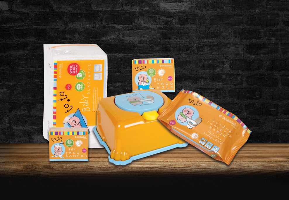 Zanimivo je sicer, da slovenski trg široke potrošnje vsako leto preplavi med 15 in 20 tisoč novih, izboljšanih ali spremenjenih izdelkov, a se po nekaterih podatkih iz prodaje v prvem letu umakne kar 80 % teh. To je le še eden od dokazov, da izdelki danes le s težavo prepričajo potrošnike, prav zato številna podjetja veliko svojega časa in truda namenjajo novostim in sledenju trendov. Z inovacijami in izboljšavami pa se z roko v roki sprehajajo tudi marketinški prijemi, ki vedno znova iščejo nove kreativne pristope k predajanju sporočila določenega podjetja. Letos je pečat prejelo 24 izdelkov v 24 kategorijah iz sektorja hitre potrošnje, ki zaobjema kategorije od hrane, pijače do izdelkov za osebno nego, gospodinjskih pripomočkov, izdelkov za gospodinjstvo ... Izdelke vam predstavljamo v nadaljevanju.