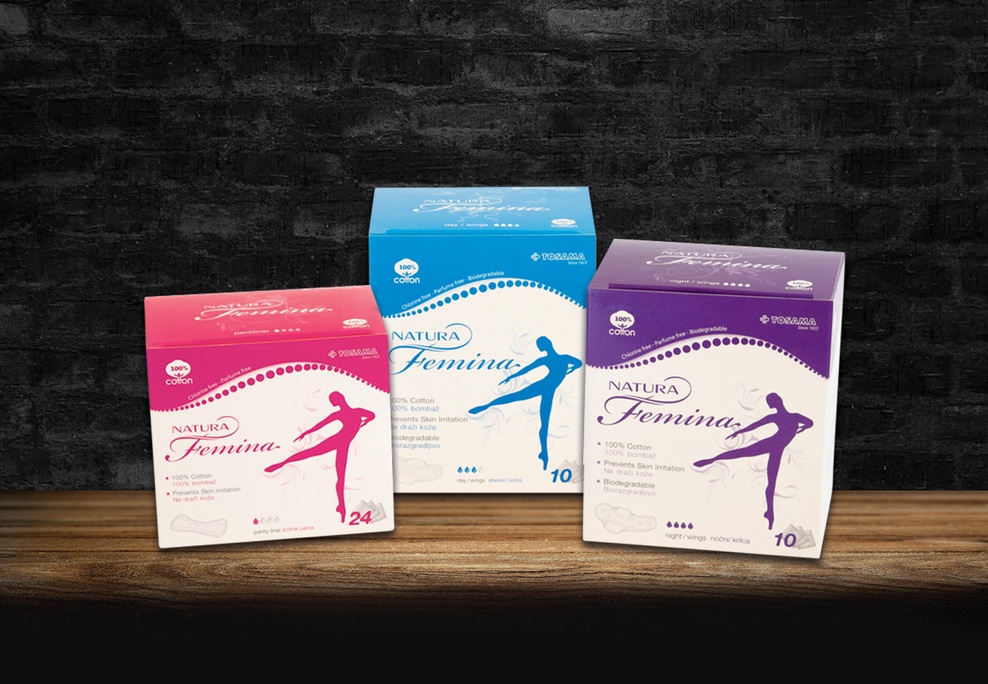 Zanimivo je sicer, da slovenski trg široke potrošnje vsako leto preplavi med 15 in 20 tisoč novih, izboljšanih ali spremenjenih izdelkov, a se po nekaterih podatkih iz prodaje v prvem letu umakne kar 80 % teh. To je le še eden od dokazov, da izdelki danes le s težavo prepričajo potrošnike, prav zato številna podjetja veliko svojega časa in truda namenjajo novostim in sledenju trendov. Z inovacijami in izboljšavami pa se z roko v roki sprehajajo tudi marketinški prijemi, ki vedno znova iščejo nove kreativne pristope k predajanju sporočila določenega podjetja. Letos je pečat prejelo 24 izdelkov v 24 kategorijah iz sektorja hitre potrošnje, ki zaobjema kategorije od hrane, pijače do izdelkov za osebno nego, gospodinjskih pripomočkov, izdelkov za gospodinjstvo ... Izdelke vam predstavljamo v nadaljevanju.