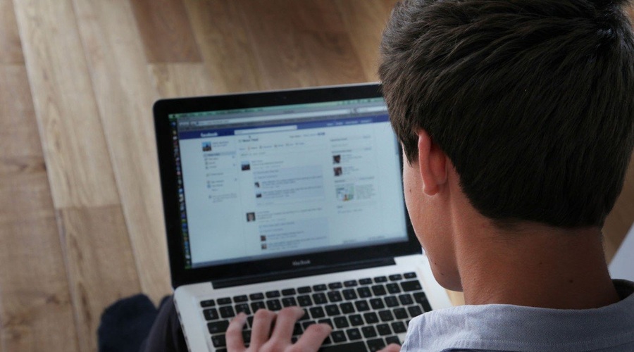Najpogostejši razlogi zakaj potrdimo in zakaj odstranimo Facebook prijatelje (foto: Profimedia)