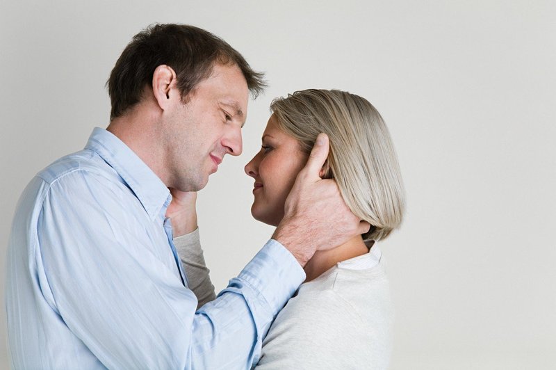 9 laži o ljubezenskem razmerju, v katere verjamejo samske ženske po 40. letu (foto: profimedia)