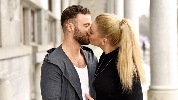 Vroči poljubi Indire Ekić s srčnim izbrancem, zaljubljena fotografija, ki pove več kot tisoč besed (foto: Igor Zaplatil)