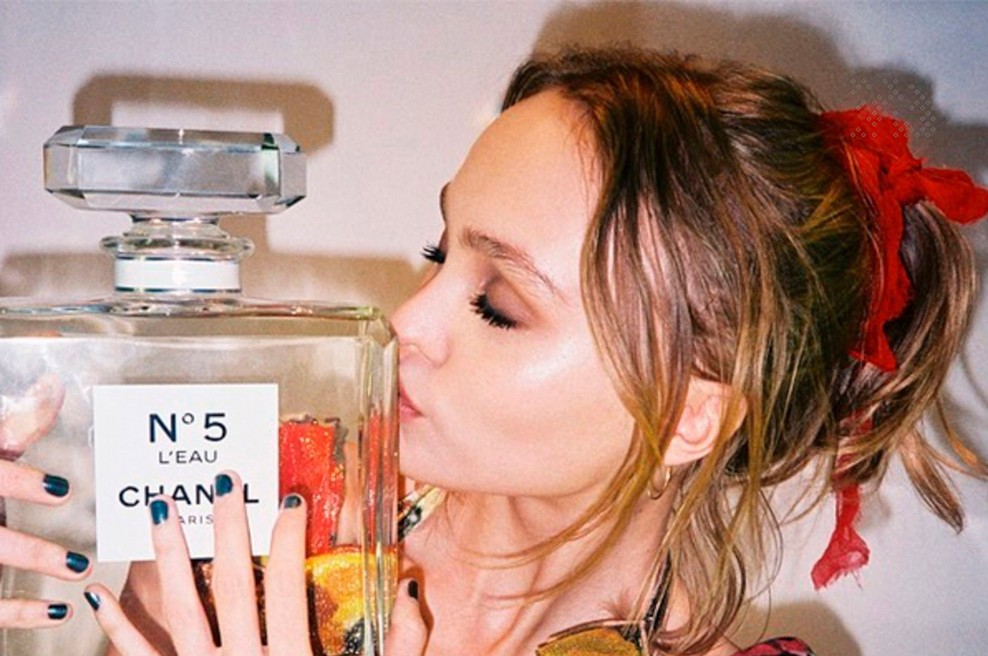 Chanel No.5 je najznamenitejši parfum na svetu, za njegovim imenom pa se skriva zanimiva zgodba (foto: Profimedia)