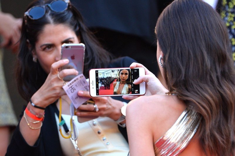 Canski festival prepovedal selfije na rdeči preprogi (foto: profimedia)